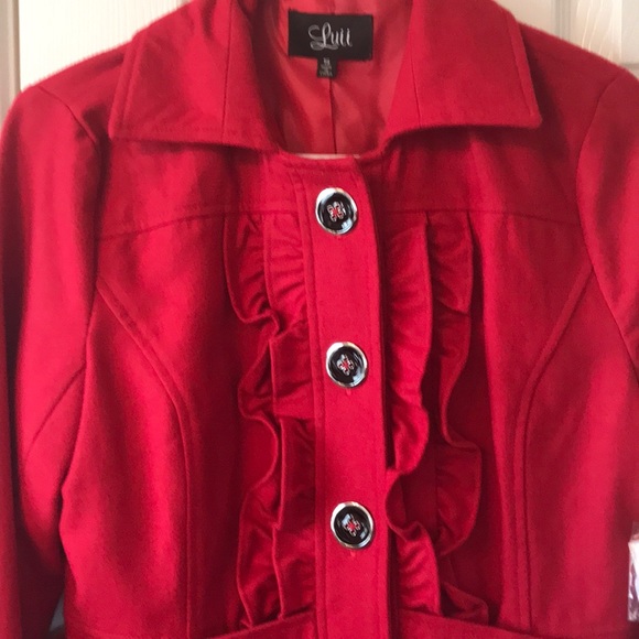 Beautiful new coat never been worn. - Picture 4 of 8